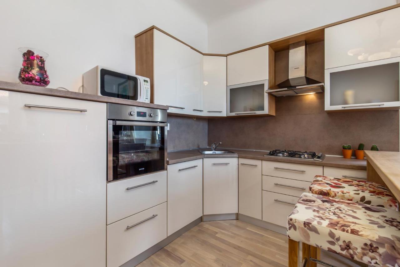 Apartament Carolina *